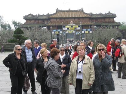 ແຂກທ່ອງທ່ຽວມາຫວຽດນາມ ໃນ 10 ເດືອນບັນລຸ 5,35 ລ້ານເທື່ອຄົມ